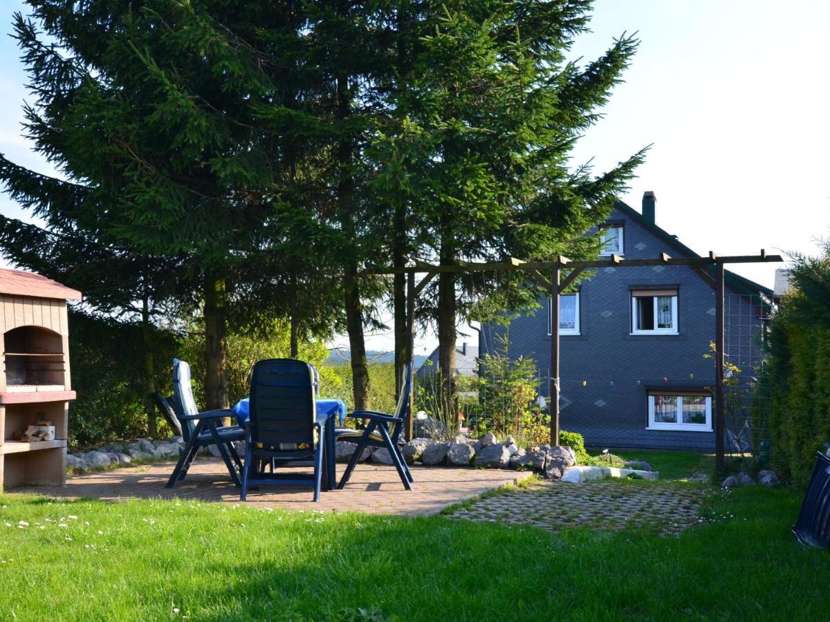 Holiday Home With Garden Neustadt am Rennsteig Kamer foto