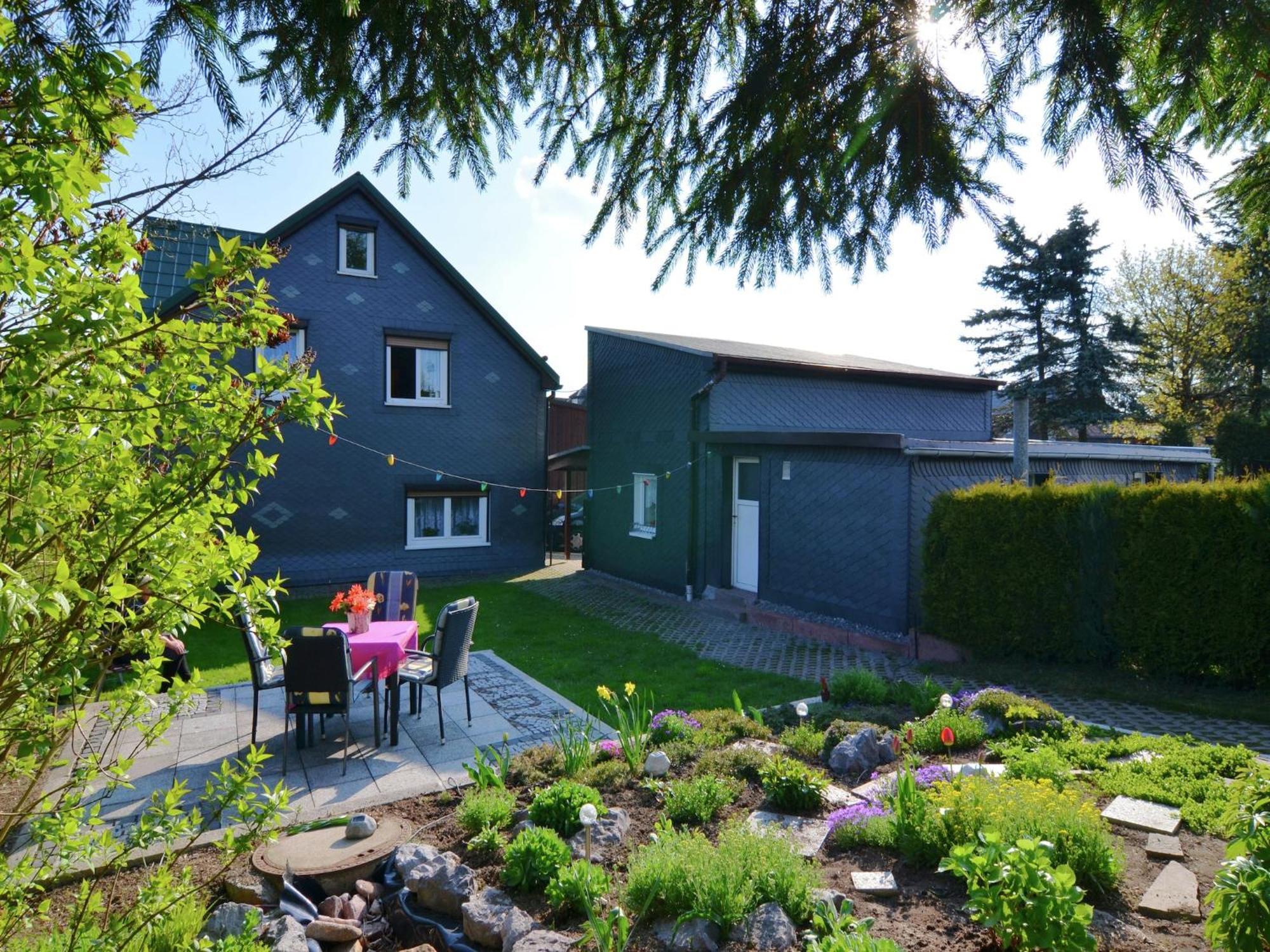 Holiday Home With Garden Neustadt am Rennsteig Buitenkant foto