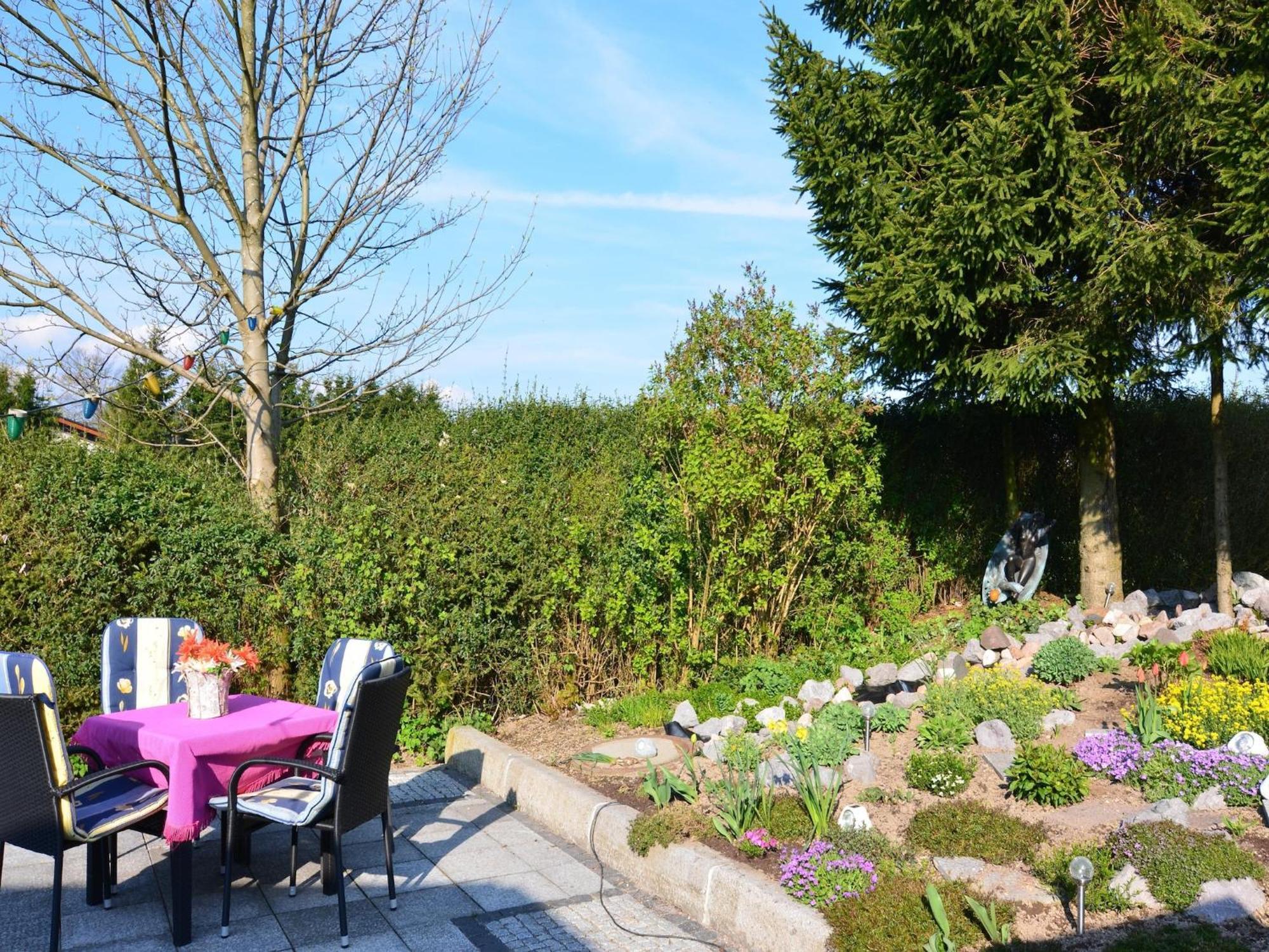 Holiday Home With Garden Neustadt am Rennsteig Buitenkant foto