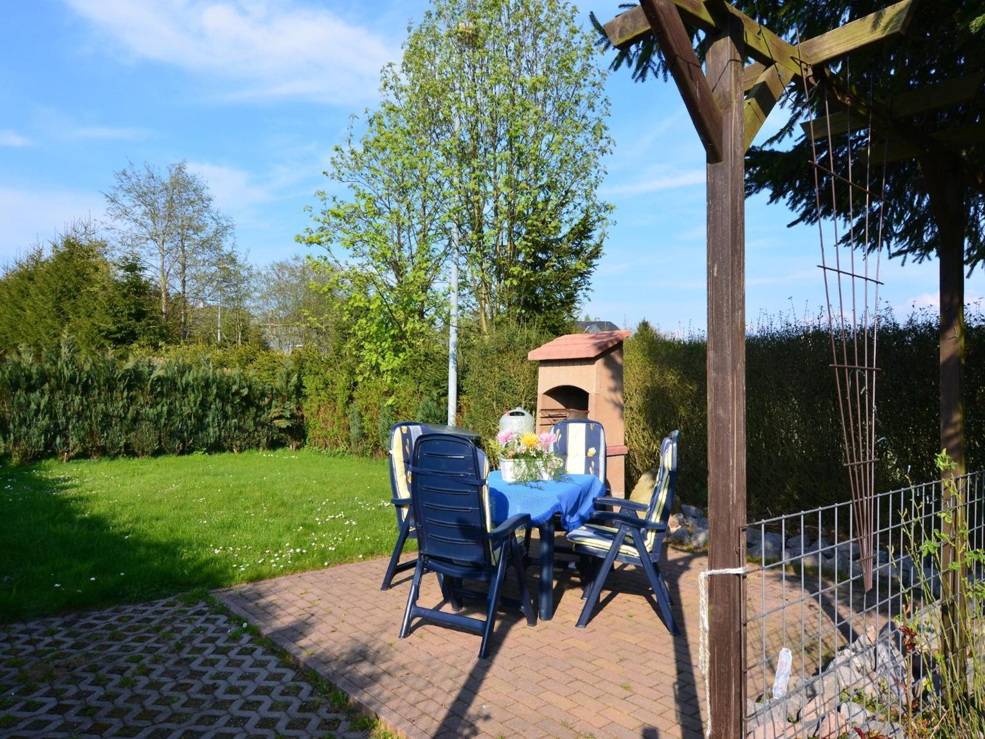 Holiday Home With Garden Neustadt am Rennsteig Buitenkant foto