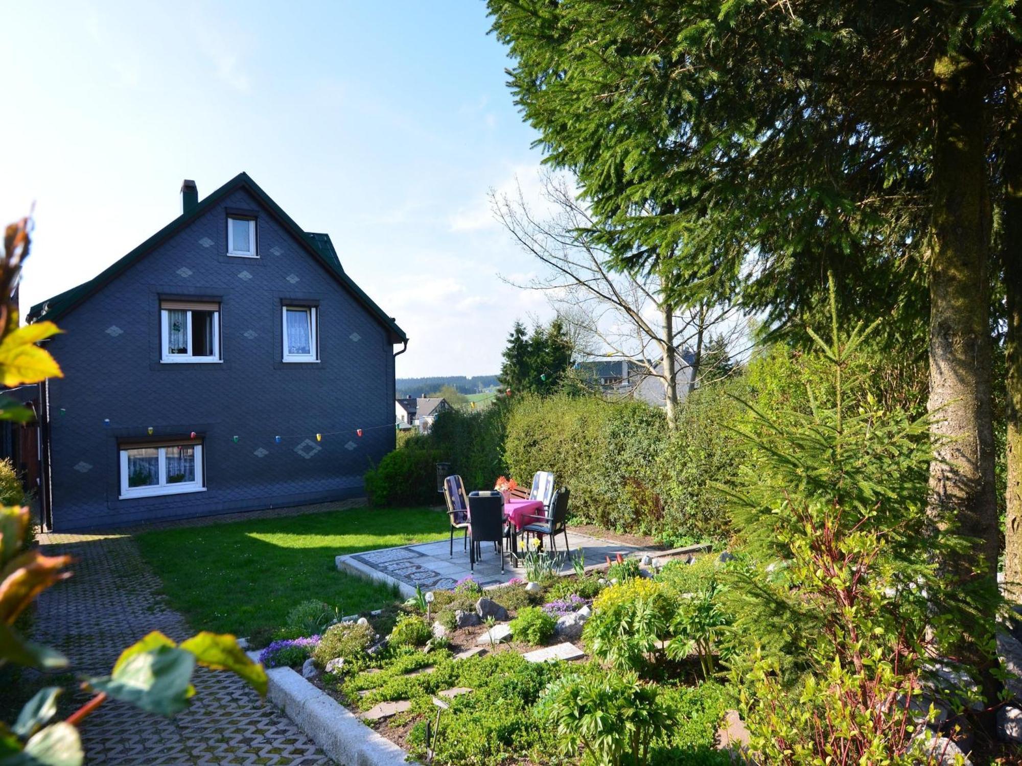 Holiday Home With Garden Neustadt am Rennsteig Buitenkant foto